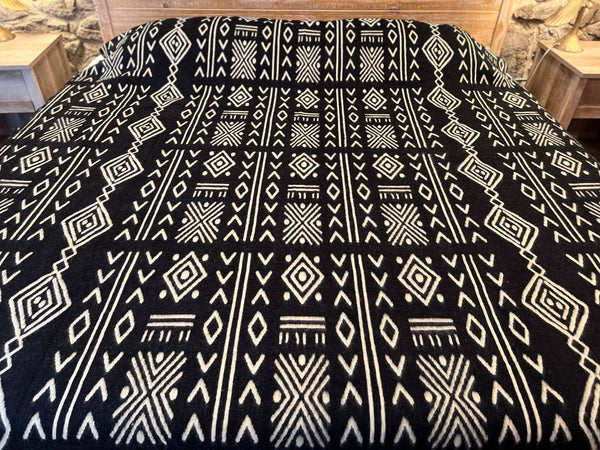 Mud Print Black & White King Size Blanket/ Alpaca