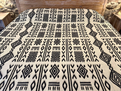 Mud Print Black & White King Size Blanket/ Alpaca
